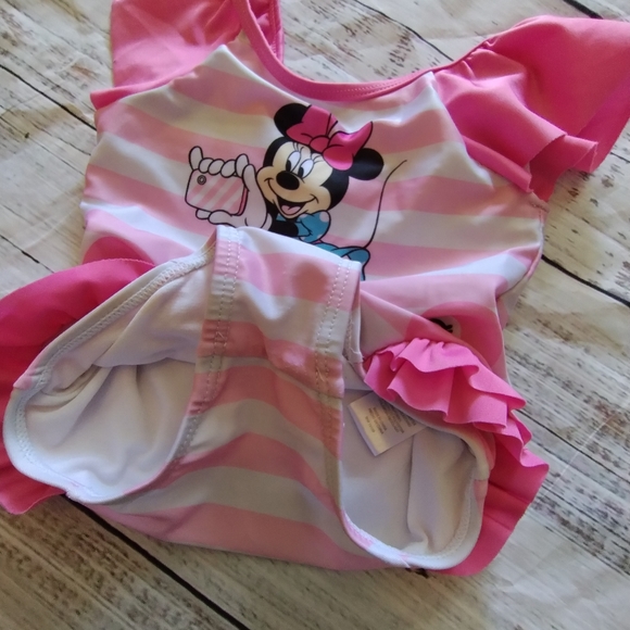 Swimsuit - Picture 3 of 5